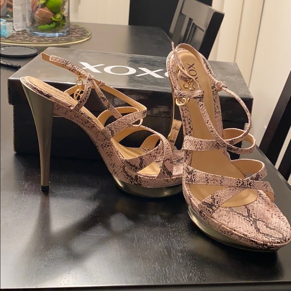 Strappy platform sandals - Picture 5 of 5